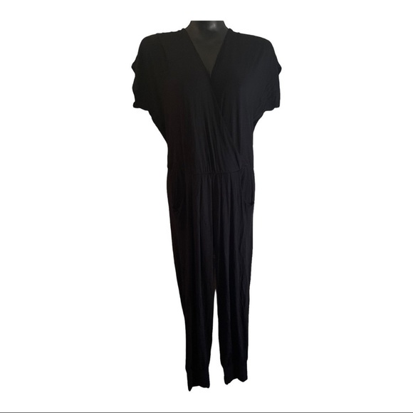 LOVEPELLA Short Sleeve Wrap Top Jumpsuit black - Picture 6 of 13
